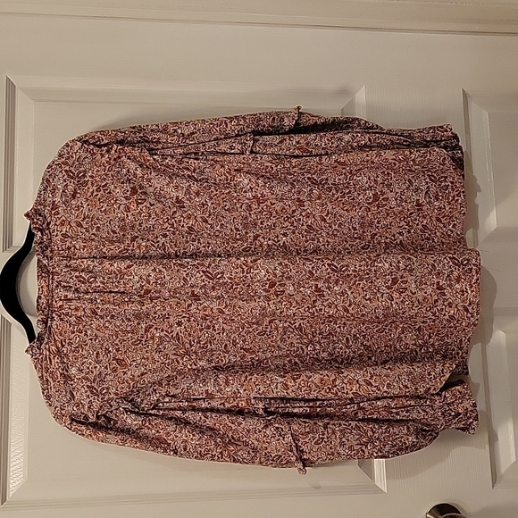 Peasant style Top by Universal Thread - Picture 9 of 10